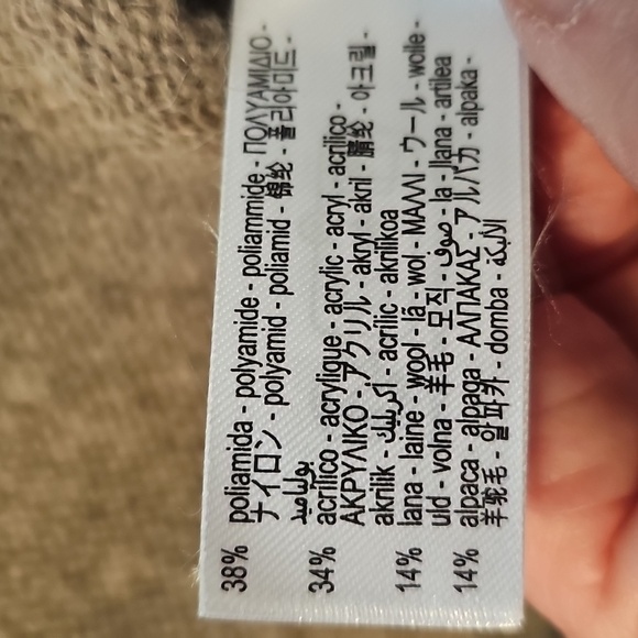 Zara Women's Alpaca and Wool Blend Crewneck Sweater - Picture 7 of 7